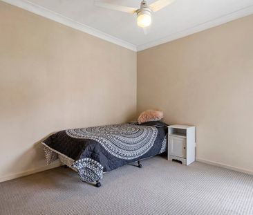 Beautifully Presented Duplex in Quiet Cul-De-Sac - Photo 1