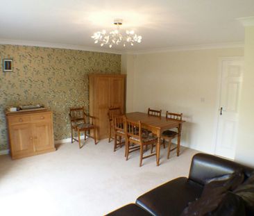 Detached house to rent on - Photo 3