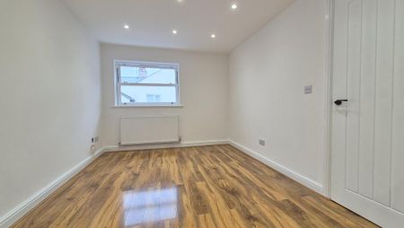 2 bedroom semi-detached house to rent - Photo 2