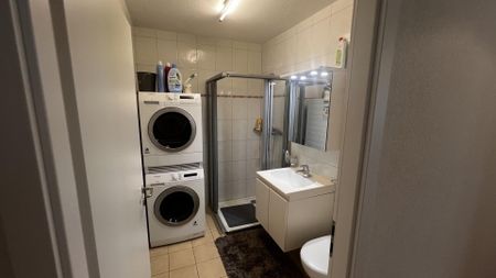 À louer – Spacieux appartement 5.5 pièces avec vue sur le lac - Photo 5