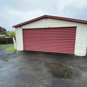 Glen Eden, 38A Woodglen Road - Photo 2