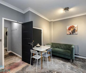 6 bedroom end of terrace house to rent - Photo 1