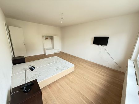 Charming 1.5-Room Apartment with Modern Amenities in Zürich - Photo 2