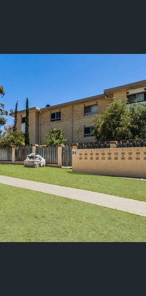 Little gem in excellent location! - Photo 1