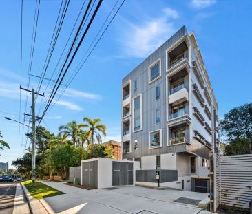 Near New Fully Furnished Ground Floor Studio Apartment - Photo 4