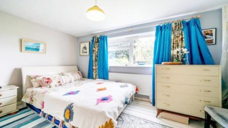 4 bedroom detached house to rent - Photo 3