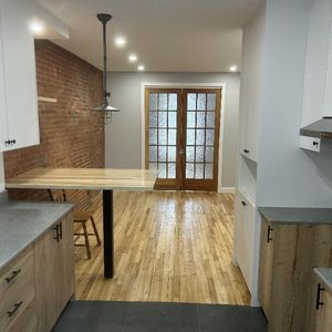 À louer : Magnifique 3 1/2 entièrement rénové ! - Photo 2
