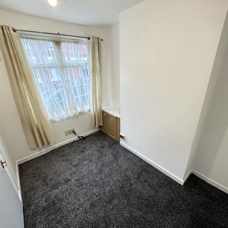 Heald Avenue, Manchester, M14 - Photo 1