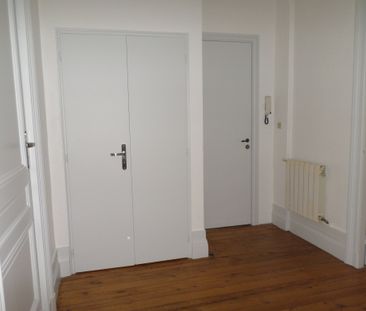 Location Appartement 3 pièces 107m² BORDEAUX 33000 - Photo 4