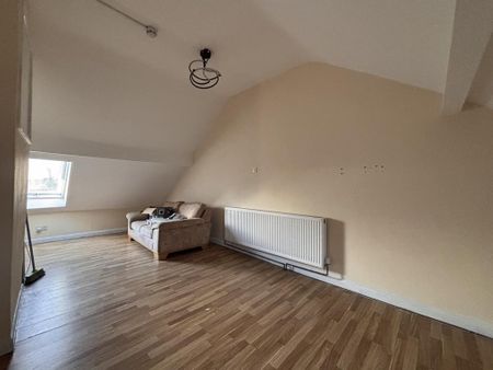 Studio to rent - Photo 2