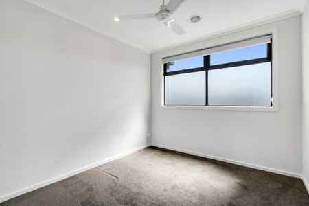 17 Butterfields Walk, Officer VIC 3809 - House For Rent | Domain - Photo 5