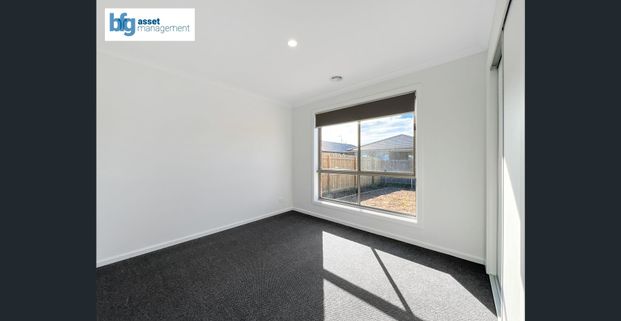 Brand New Modern 4-Bedroom Be The First Ever Tenant! - Photo 1