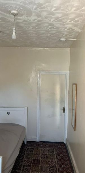 Room in a Shared House, Pell Street, RG1 - Photo 1