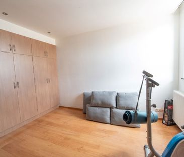 Ruim appartement gelegen te ZULTE - MACHELEN ( postcode: 9870) - Photo 3