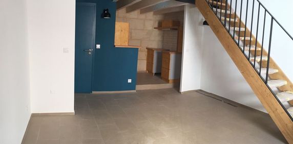 Arles centre au 1er étage studio de 33m² plus mezzanine, - Photo 2