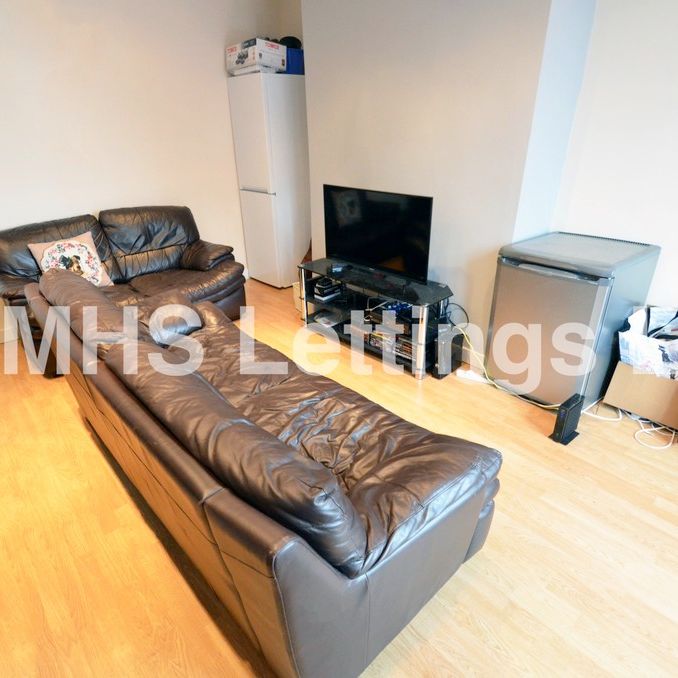 4 Bedroom End Terraced House for rent in Knowle Terrace - Photo 1