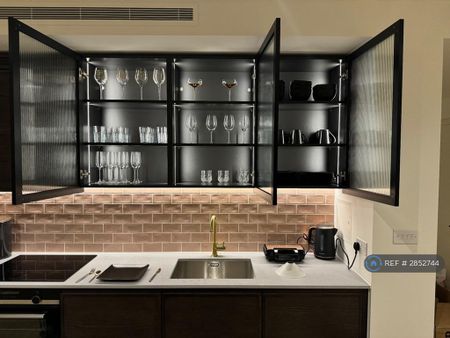 3 bedroom flat to rent - Photo 5