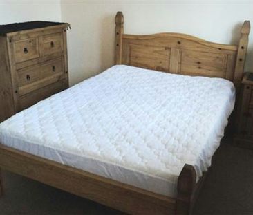 Town house to rent on - Photo 2