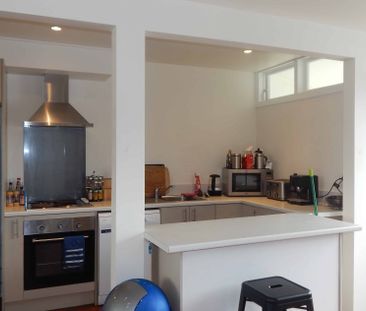 3 bedrooms, Petone - Photo 3
