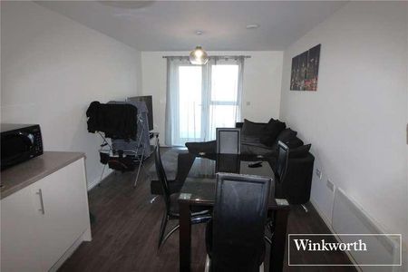 Manor Way, Borehamwood, Hertfordshire, WD6 - Photo 2