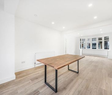 3 bedroom end of terrace house to rent - Photo 2