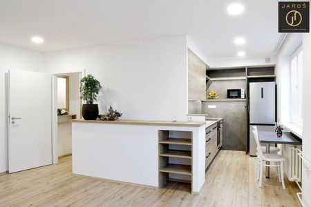 Pronájem bytu 2+1 59 m² - Fotografie 3