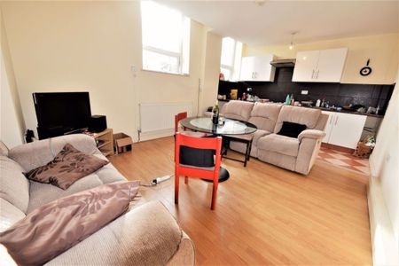 2 bedroom Flat in 14 Raglan Rd, Leeds - Photo 3