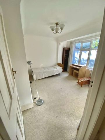 Moorland Road, Bournemouth, BH1 - Photo 5