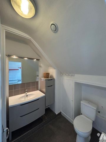 Location studio avec mezzanine en hyper centre - Photo 4