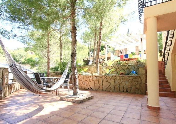 Villa for rent in Cumbre del Sol with 5 bedrooms