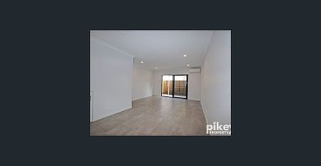 Townhouse - Open Plan Living - Photo 2