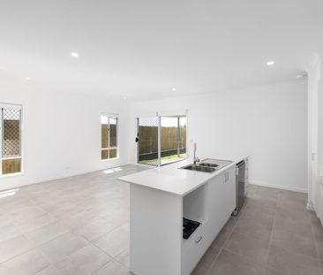 FOUR-BEDROOM FAMILY HOME - Photo 5