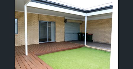Executive-Style Home Moments from the Beach and Westfield Marion - Photo 4