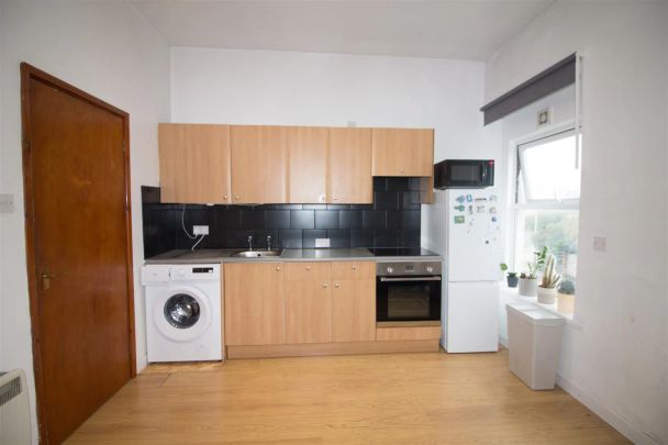 1 Bedroom Flat - Photo 1