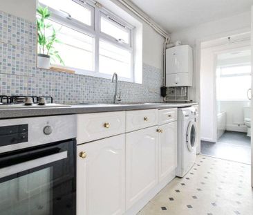 2 bedroom end of terrace house to rent - Photo 3