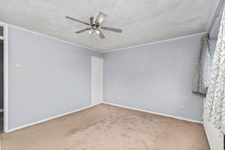 2 bedroom semi-detached house to rent - Photo 4