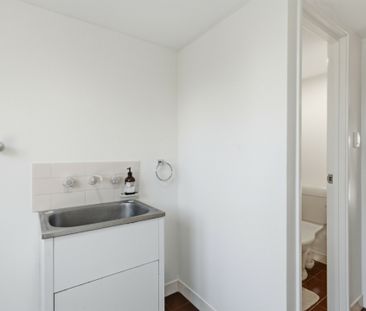 Spacious Homely Townhouse - Photo 6