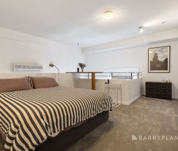 Split Level Apartment Living - FULLY FURNISHED - Photo 3