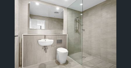 6th floor two bedroom apartment with secure parking + storage - The Reserve - Offered unfurnished - Photo 3
