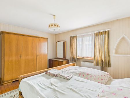 Generous 7-room single-family house with a view in Nuglar - Photo 4