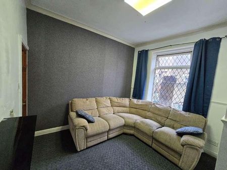 St. Leonards Road, Bradford, BD8 - Photo 3