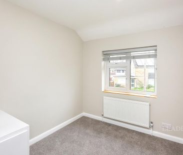 3 bedroom semi-detached house to rent - Photo 3