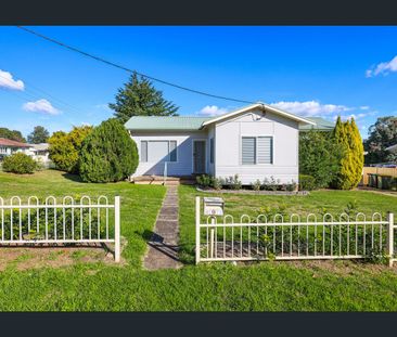 Neat Three-Bedroom House located close to the CBD - Photo 6