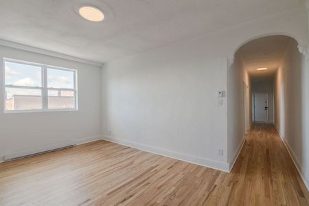 4870 Queen Mary Road - Photo 5