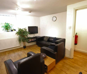 1 bedroom in a house share to rent - Photo 3