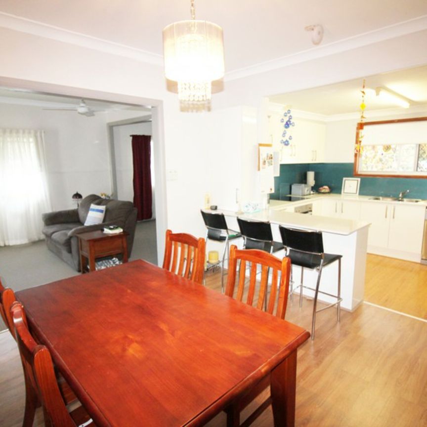 Ideal Family Home - Photo 1