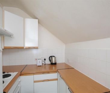 3 bedroom flat to rent - Photo 1