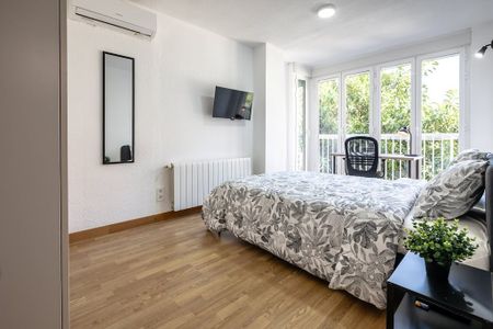 Carrer de Sant Joan de Déu, Valencia, Valencian Community 46011 - Photo 2