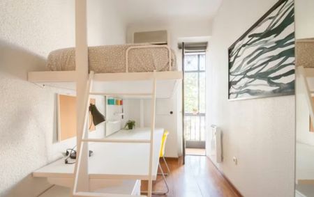 Glorieta de Ruiz Giménez, Madrid, Community of Madrid 28015 - Photo 4