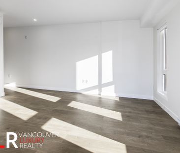 Condo in Surrey, BC - Photo 4